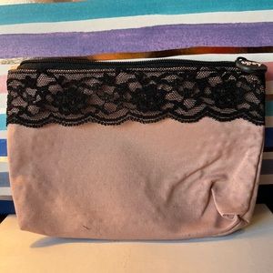 Travel makeup bag